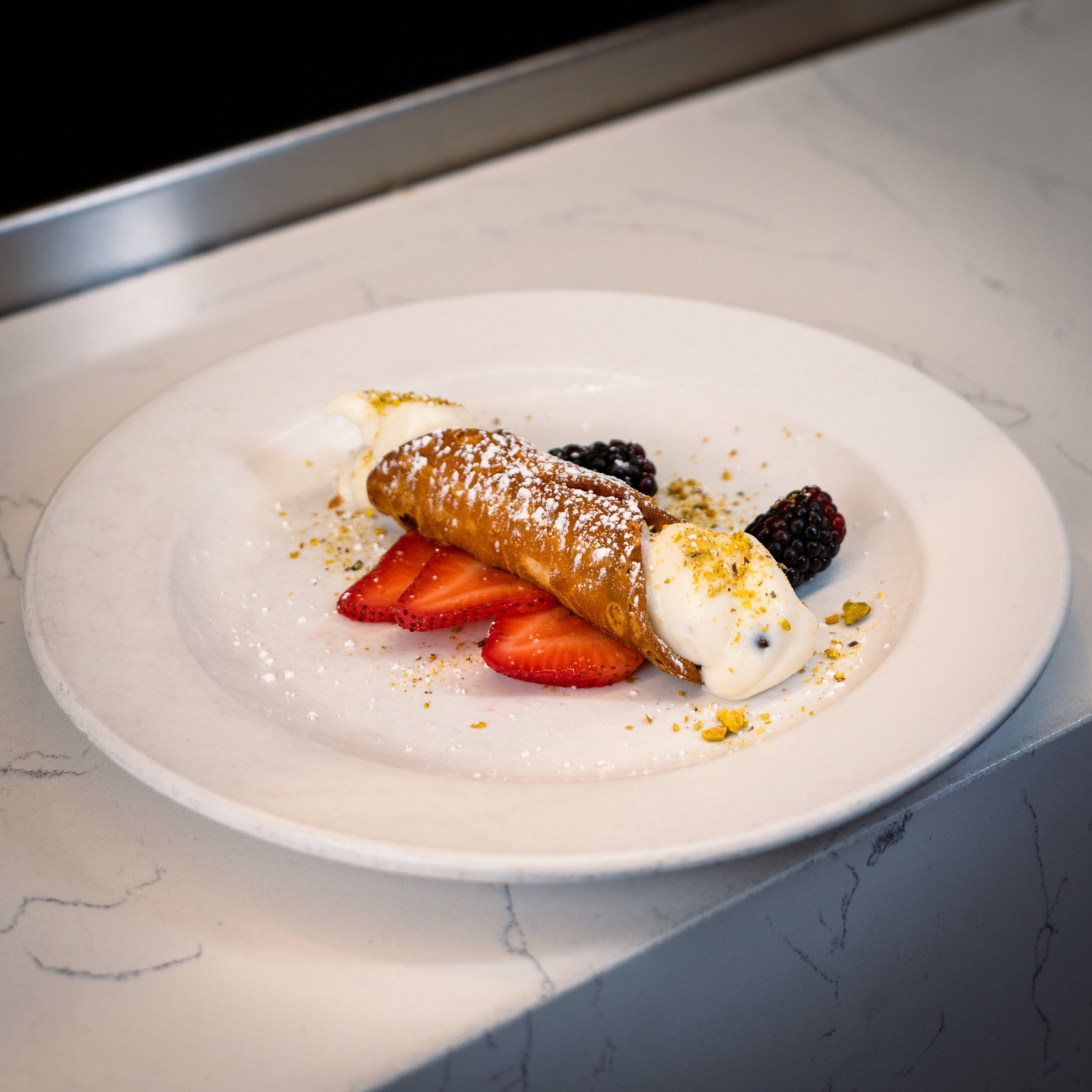 Traditional Cannoli.